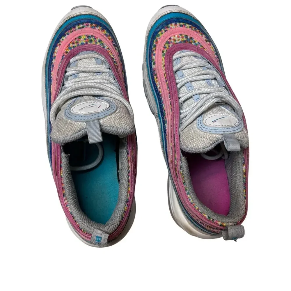 Nike *picture shows